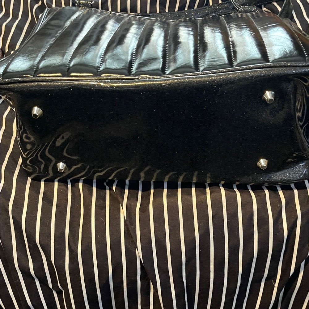 Trophy Queen Weekender a travel bag - Picture 5 of 6